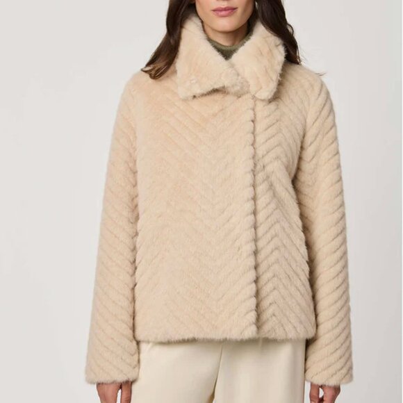 Bernardo Faux Fur Coat - Picture 2 of 8